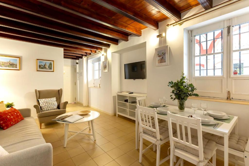 Charming 2 Bedroom Apartment at Plaza el Salvador by OCityzen - Apartamento De Dos Dormitorios