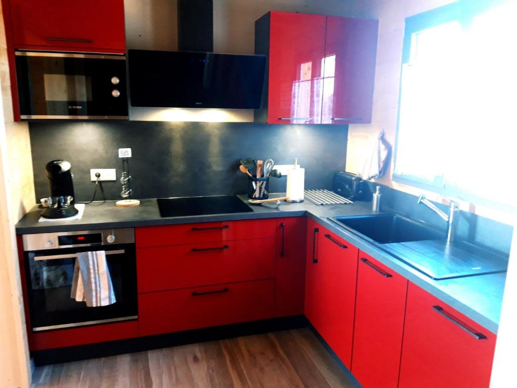 Zdjęcie z galerii obiektu Chalet individuel avec TV, WIFI et cuisine équipée, près de sentiers de randonnée et stations de ski - FR-1-589-472 w mieście Girmont-Val-dʼAjol