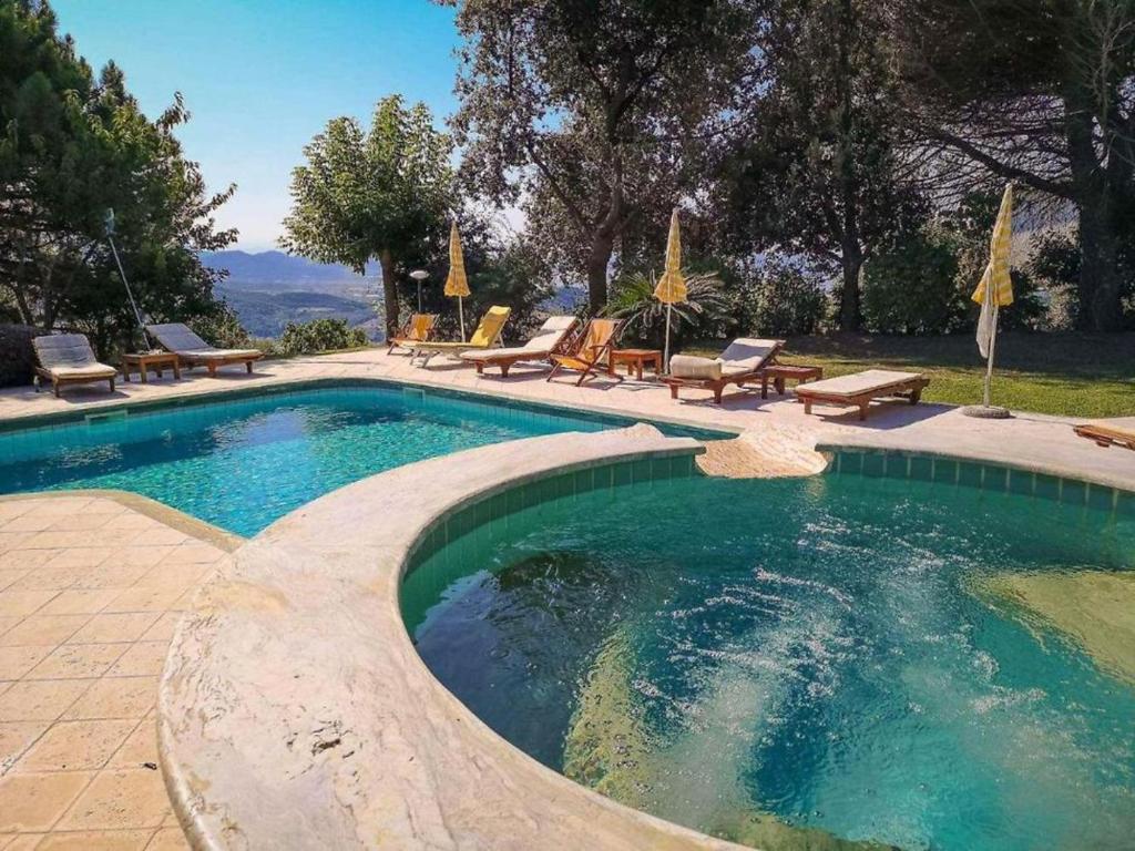 Bazén v ubytování Villa Le Querce by Nicola Real Estate nebo v jeho okolí