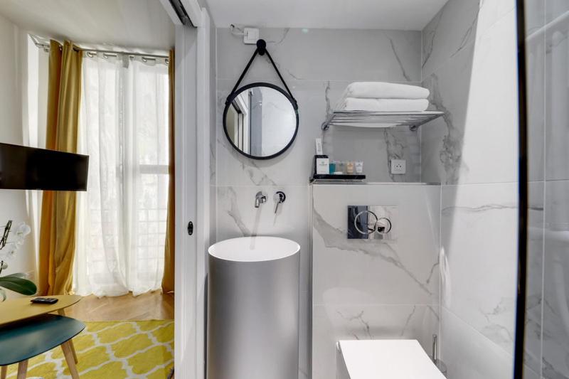 Ba&eth;herbergi &aacute; 211 Suite Yves Saint Laurent - Superb apartment
