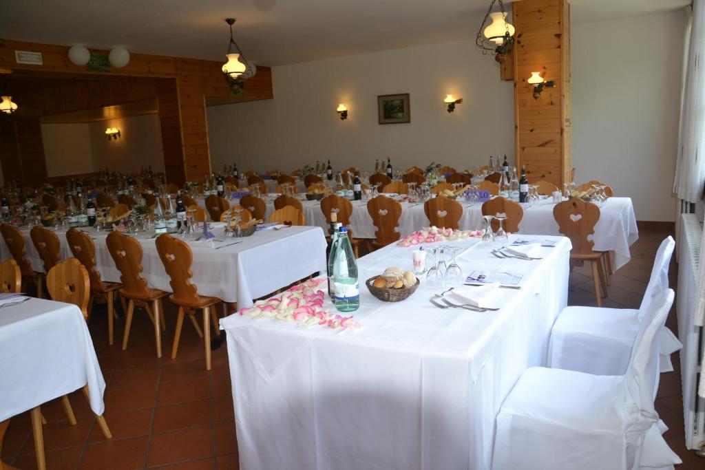 Restaurace v ubytování ALBERGO VALLUNGA