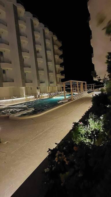 Bazén v ubytování La Quinta Resort Hurghada nebo v jeho okolí