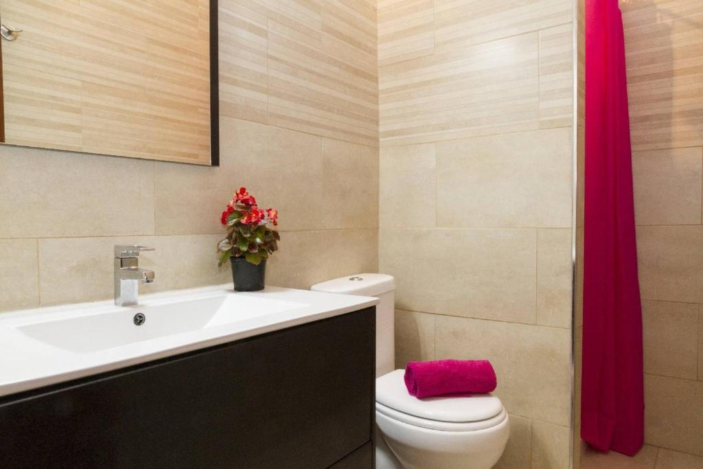 Kúpeľňa v ubytovaní Araceli - Chalet en Riumar con piscina privada, jardín y barbacoa - Deltavacaciones