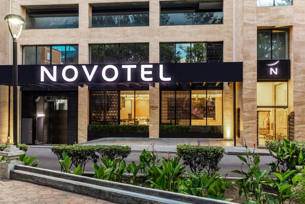 a no yielded sign on the front of a building at Novotel México City Centro Histórico in Mexico City