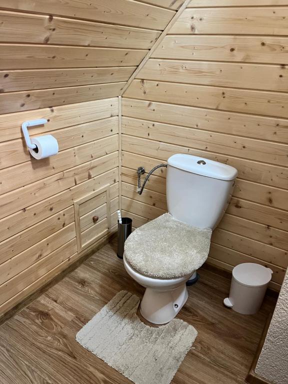 Kúpeľňa v ubytovaní Drevenica u Mateja Fajku