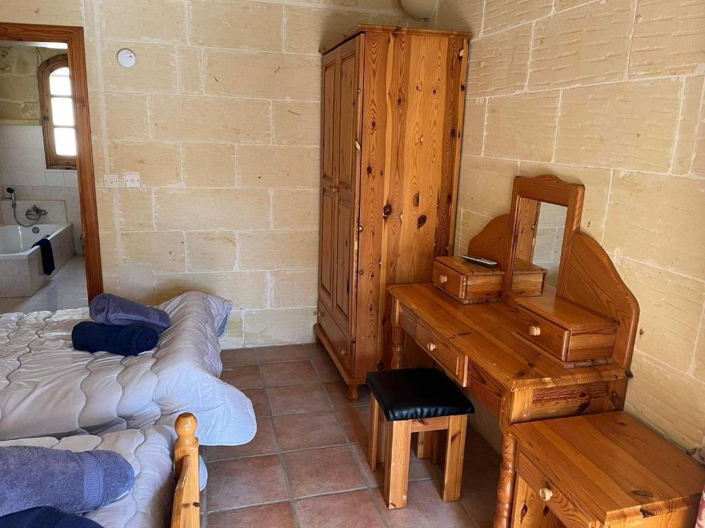 Fotografie z fotogalerie ubytování Farmhouse with Pool, Tas-Summiena Gozo v destinaci Sannat