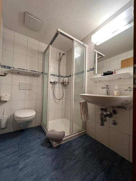 Chalet Rosa B&B - Twin Room With Waterfall View