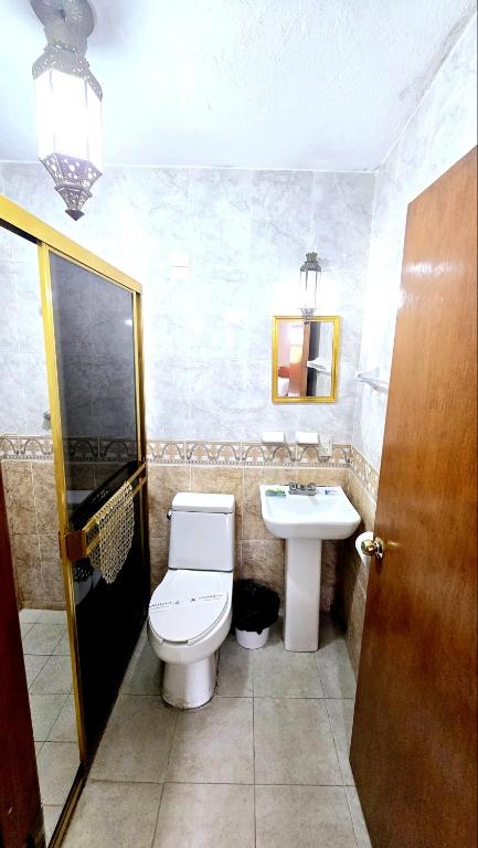 Koupelna v ubytování Hotel Plaza Baratillo