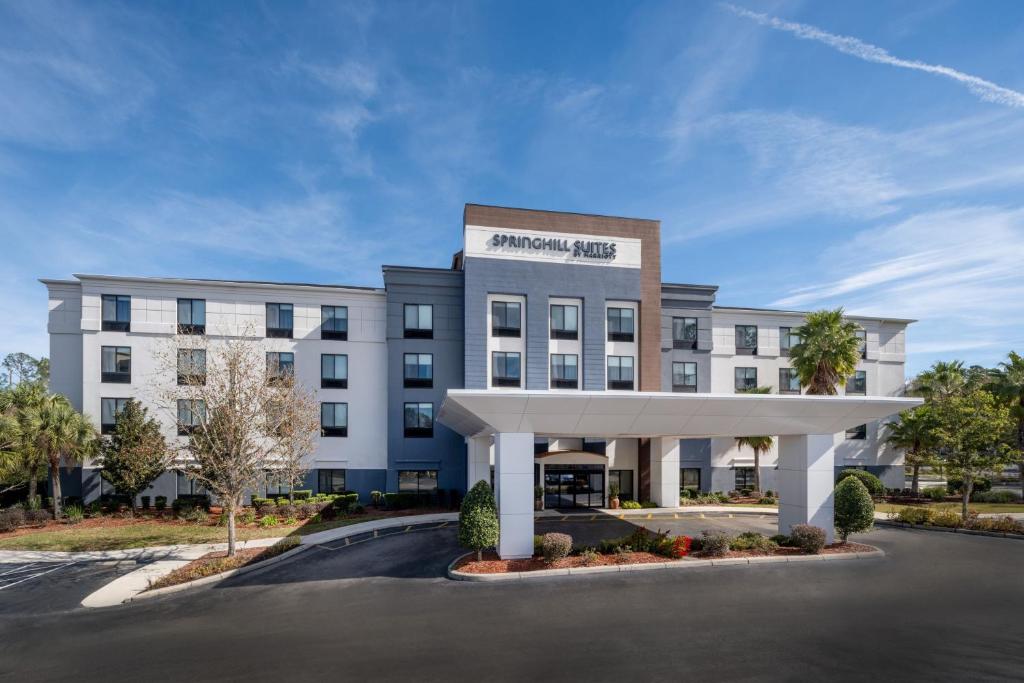 a rendering of the front of a hotel at SpringHill Suites Gainesville in Gainesville