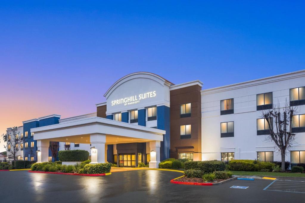 a rendering of the courtyard suites hotel at SpringHill Suites by Marriott Modesto in Modesto