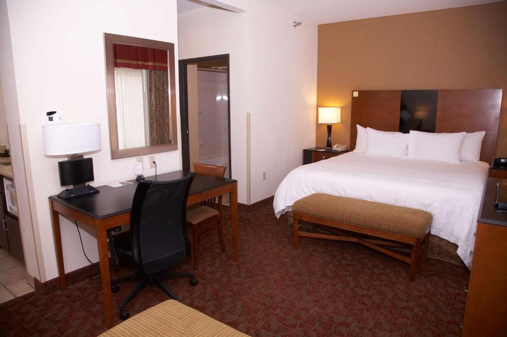Hampton Inn & Suites Hobbs - King Studio Suite With Sofa Bed - Non-Smoking
