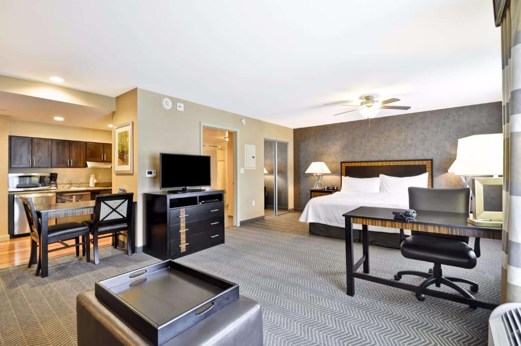 Homewood Suites by Hilton Hartford / Southington CT - Suite Estudio Con Cama Extragrande - No Fumadores