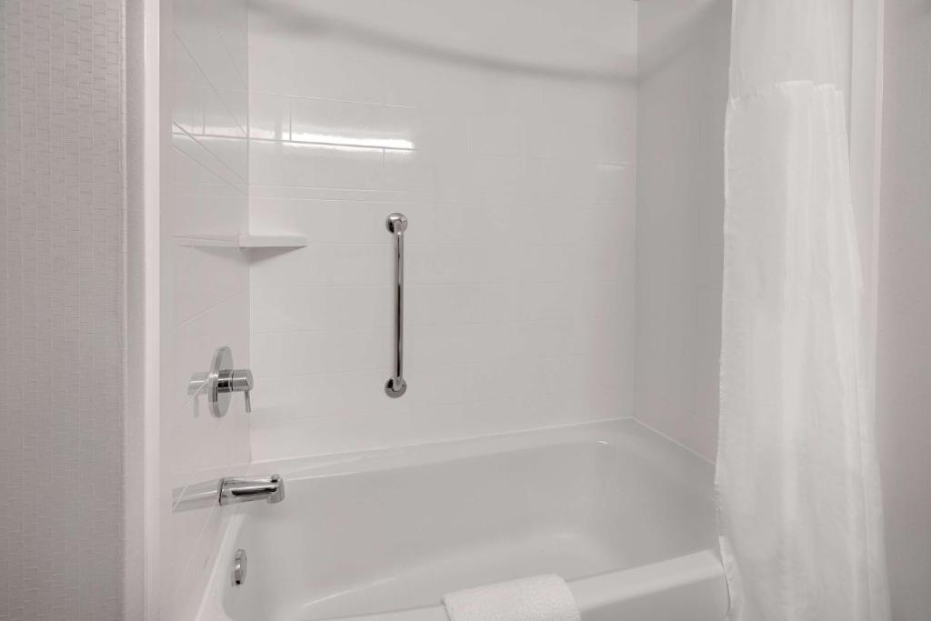 Hampton Inn by Hilton in Hot Springs, Arkansas - Habitación Con Cama Extragrande - No Fumadores