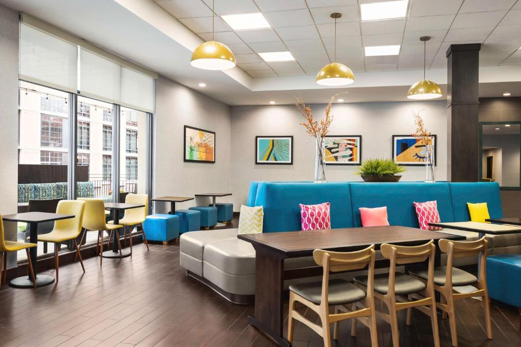 Home2 Suites Long Island City/Manhattan View photo