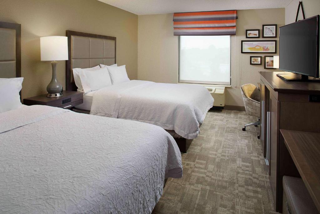 Hampton Inn by Hilton Garden City Long Island - 