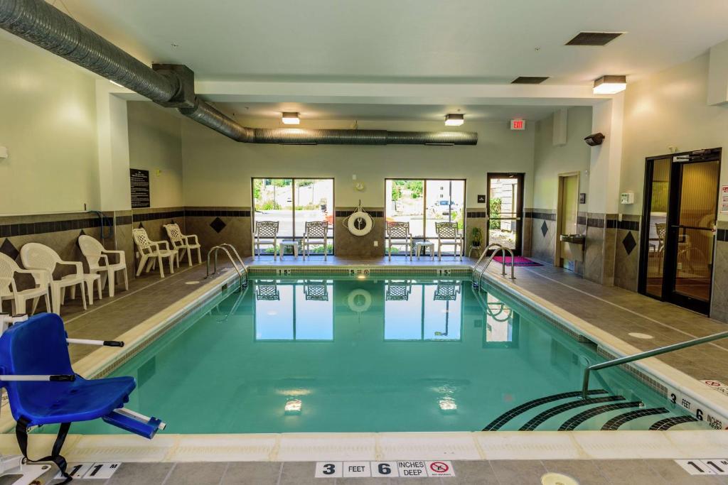 Hampton Inn and Suites Jamestown photo