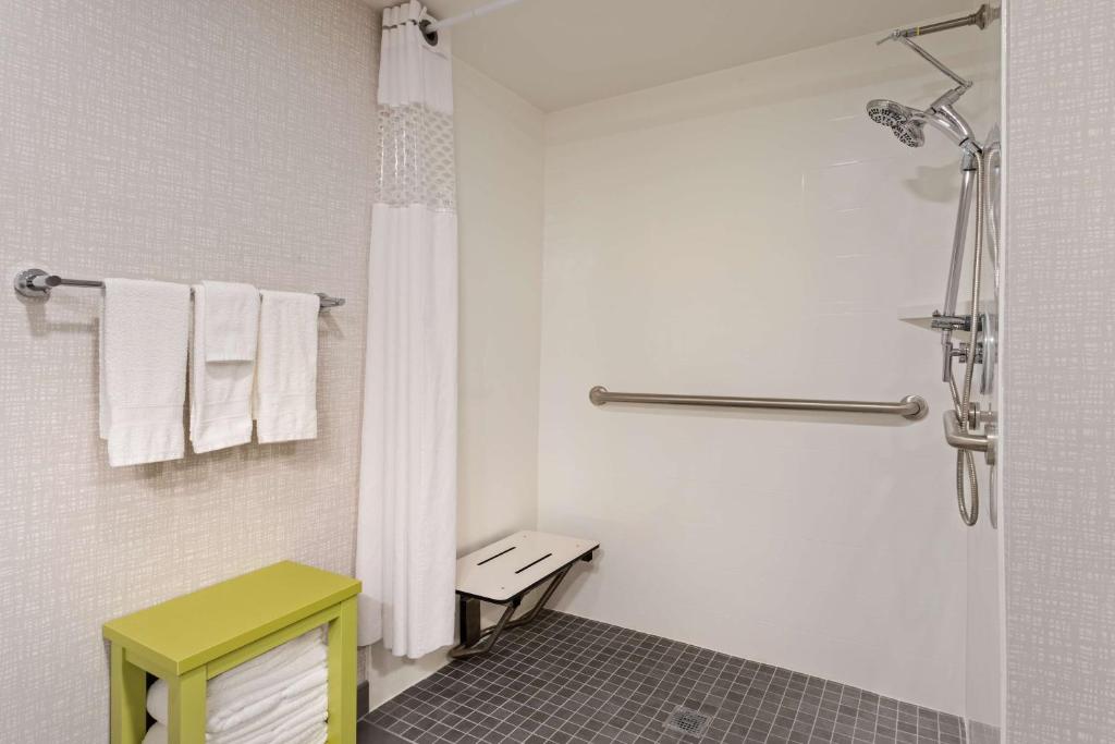 Hampton Inn & Suites Fort Myers Beach/Sanibel Gateway photo