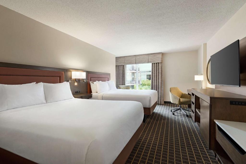 Hampton Inn & Suites Greenville-Downtown-Riverplace - 