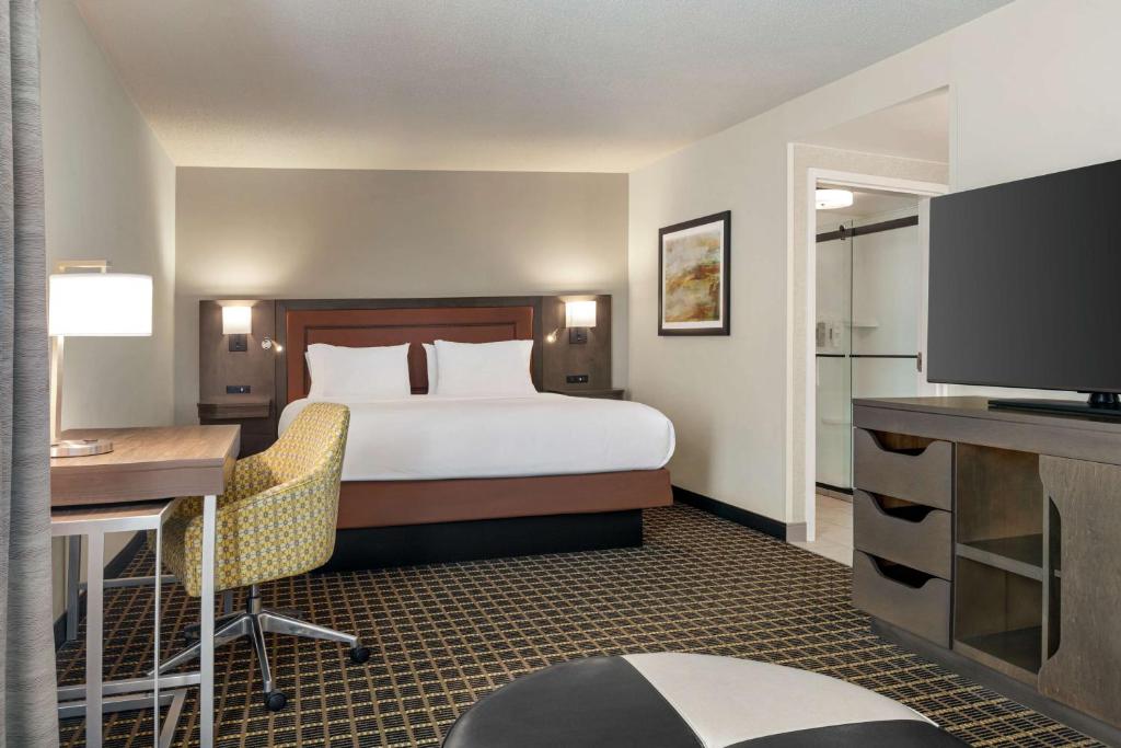 Hampton Inn & Suites Greenville-Downtown-Riverplace - 