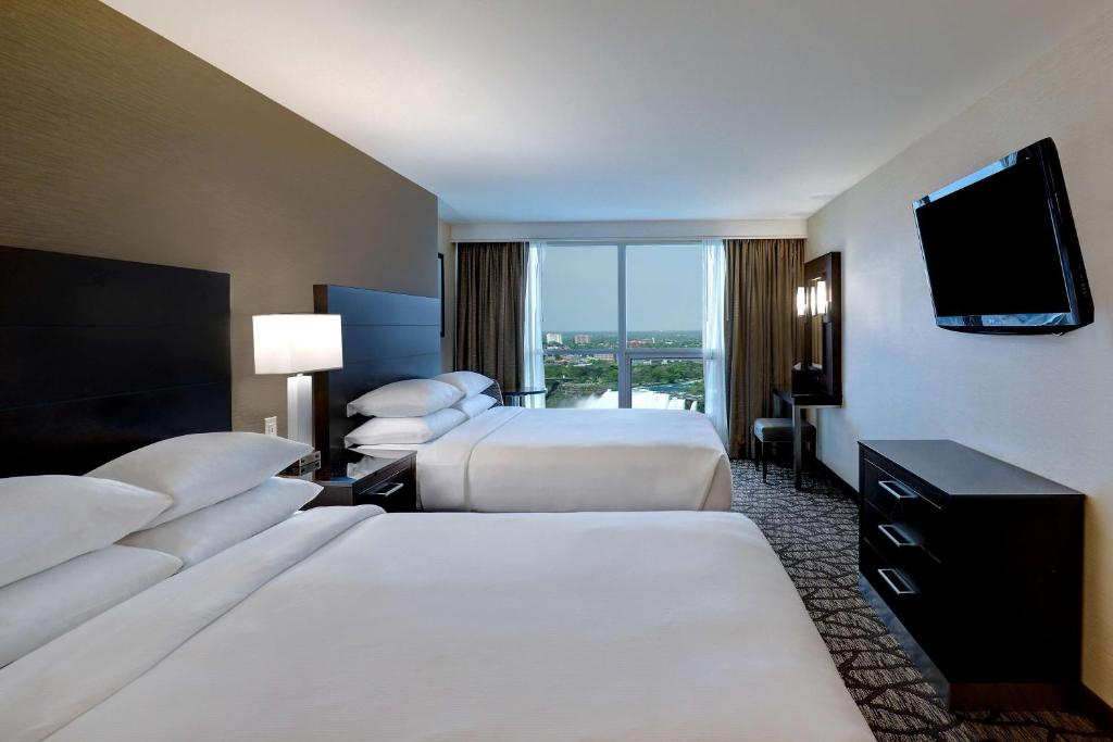 
Queen Suite with Horseshoe/US Falls View
