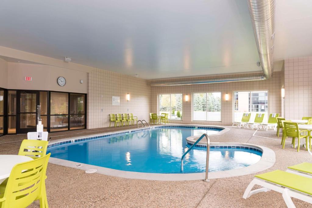 Hilton Garden Inn Grand Rapids East photo