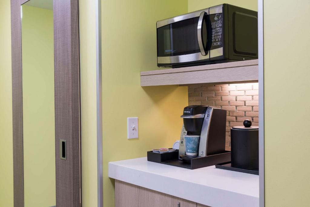 Hilton Garden Inn Grand Rapids East photo