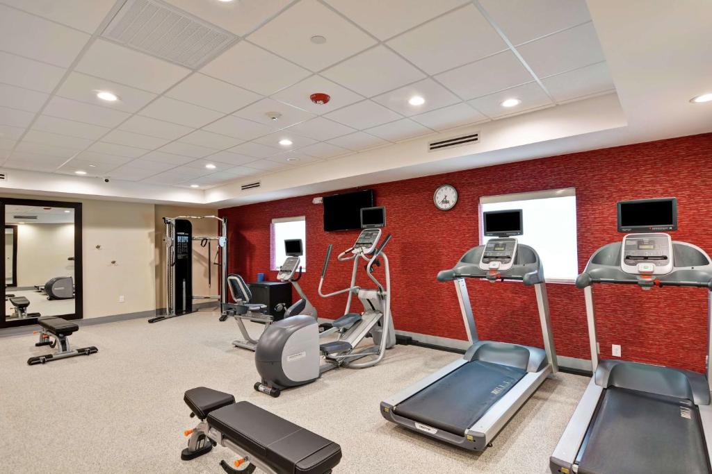 Fitness centrum a/nebo fitness zařízení v ubytování Home2 Suites by Hilton La Porte