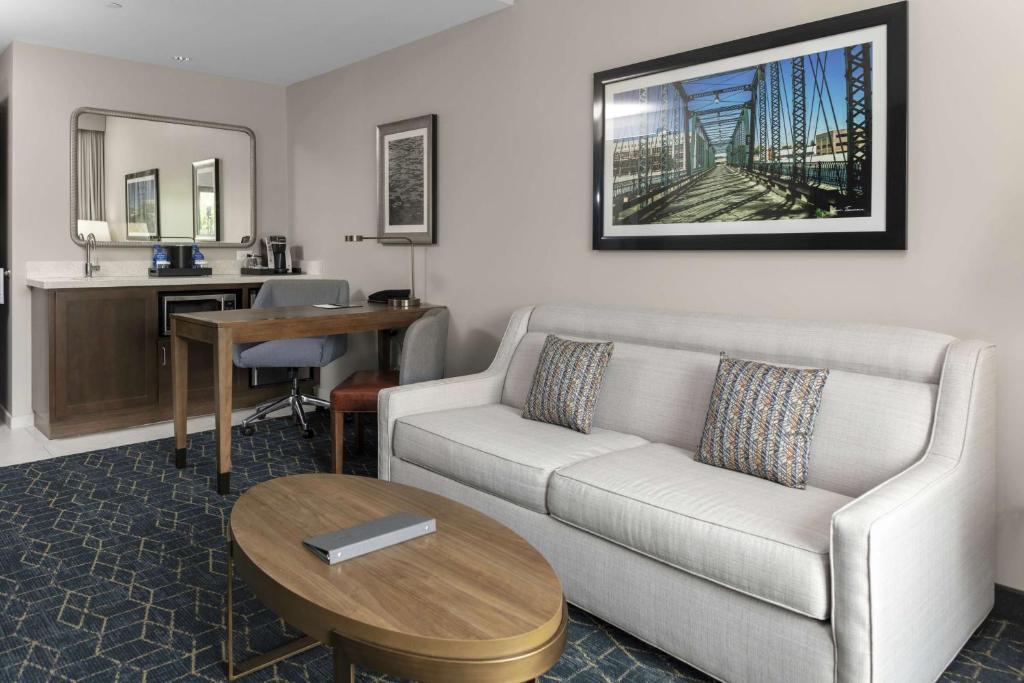 Embassy Suites By Hilton Grand Rapids Downtown photo