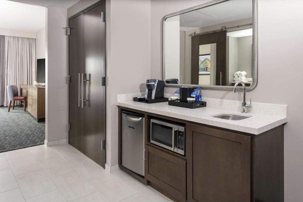 Embassy Suites By Hilton Grand Rapids Downtown photo