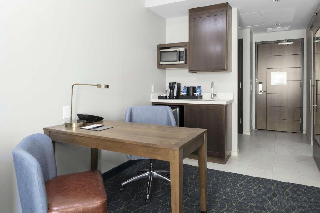 Embassy Suites By Hilton Grand Rapids Downtown photo