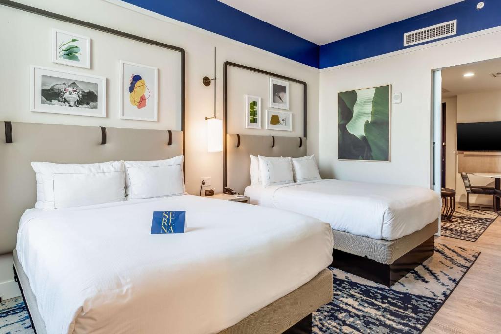 Postel nebo postele na pokoji v ubytování SERENA Hotel Aventura Miami, Tapestry Collection by Hilton