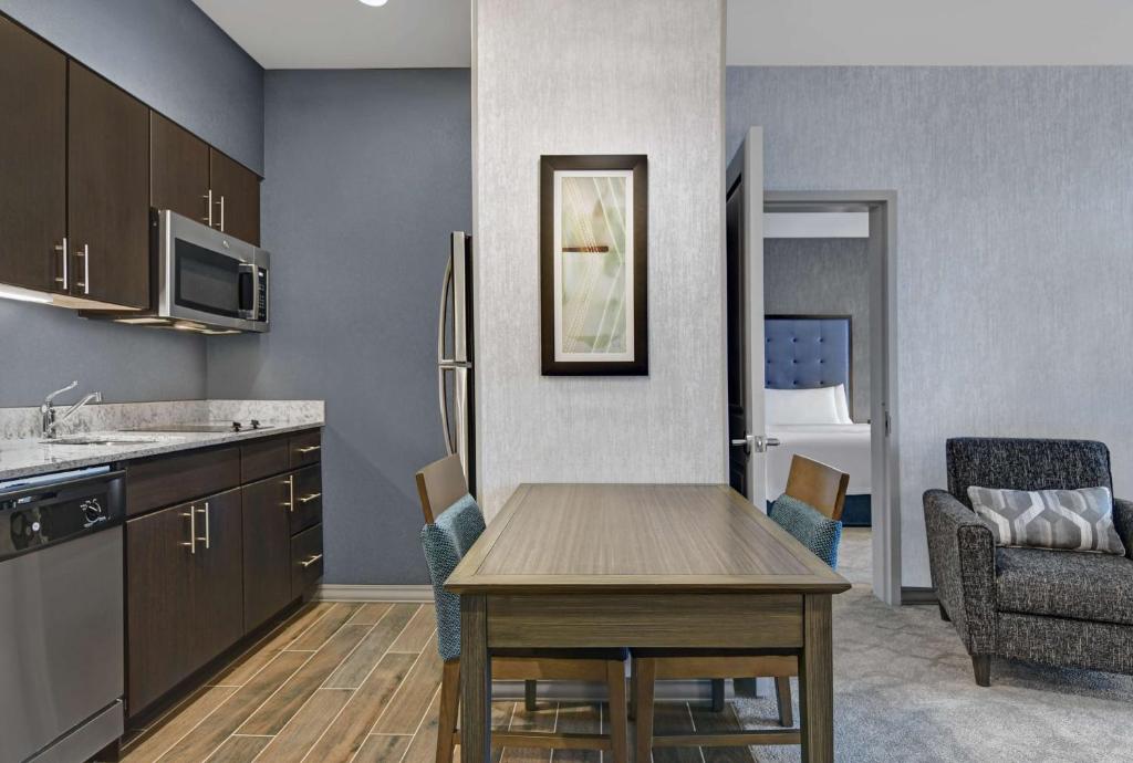 Homewood Suites By Hilton Edison Woodbridge, NJ - Suite 1 Chambre Lit King-Size - Non-Fumeurs