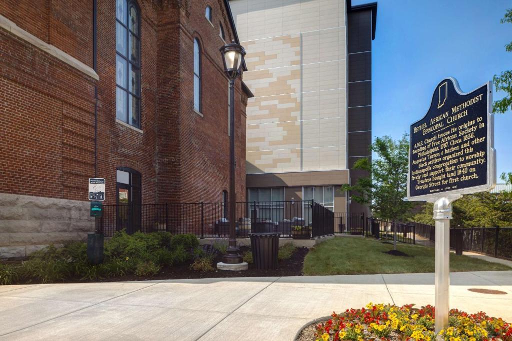 Hampton Inn Indianapolis Downtown IUPUI photo