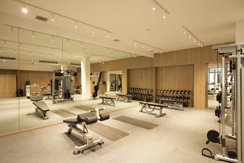Das Fitnesscenter und/oder die Fitnesseinrichtungen in der Unterkunft Beyond Kata