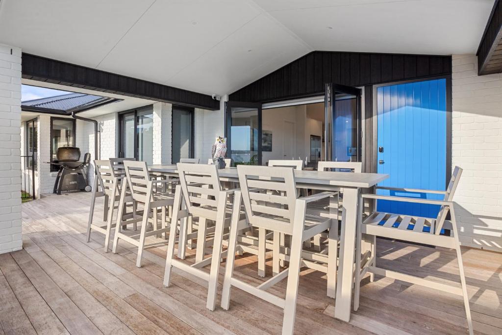 Fotografie z fotogalerie ubytování Waterfront Oasis - Omokoroa Holiday Home v destinaci Omokoroa