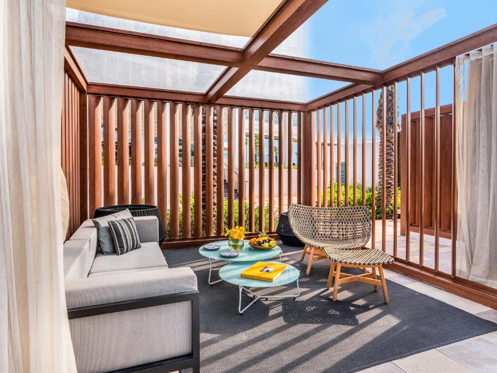 Posezení v ubytování Rixos Gulf Hotel Doha