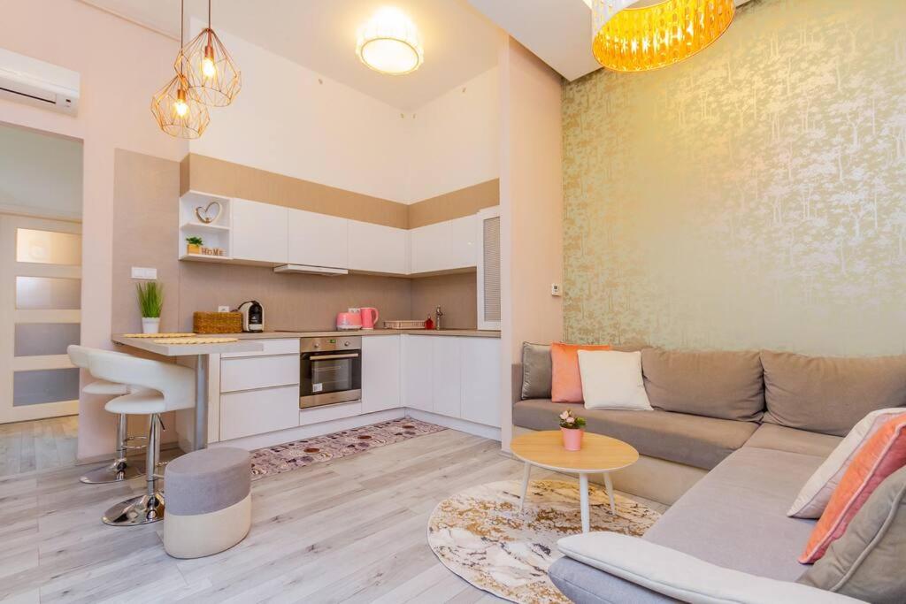 Soho Heartbeat Hideaway by NW 1075 Budapest, 10 Kazinczy utca kép - 1