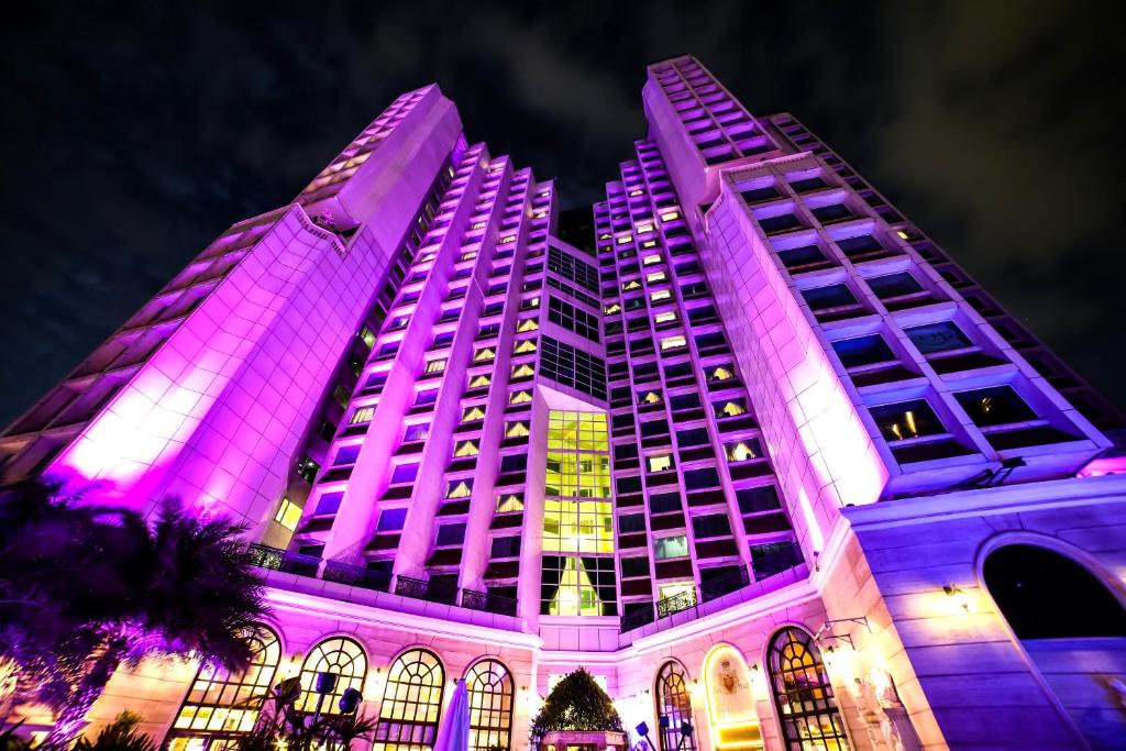 تصویر اتاق‌های Hotel The Royal Plaza - تصویر ۲