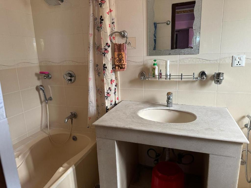 Nepal Bed and Breakfast - Quarto Duplo Com Varanda