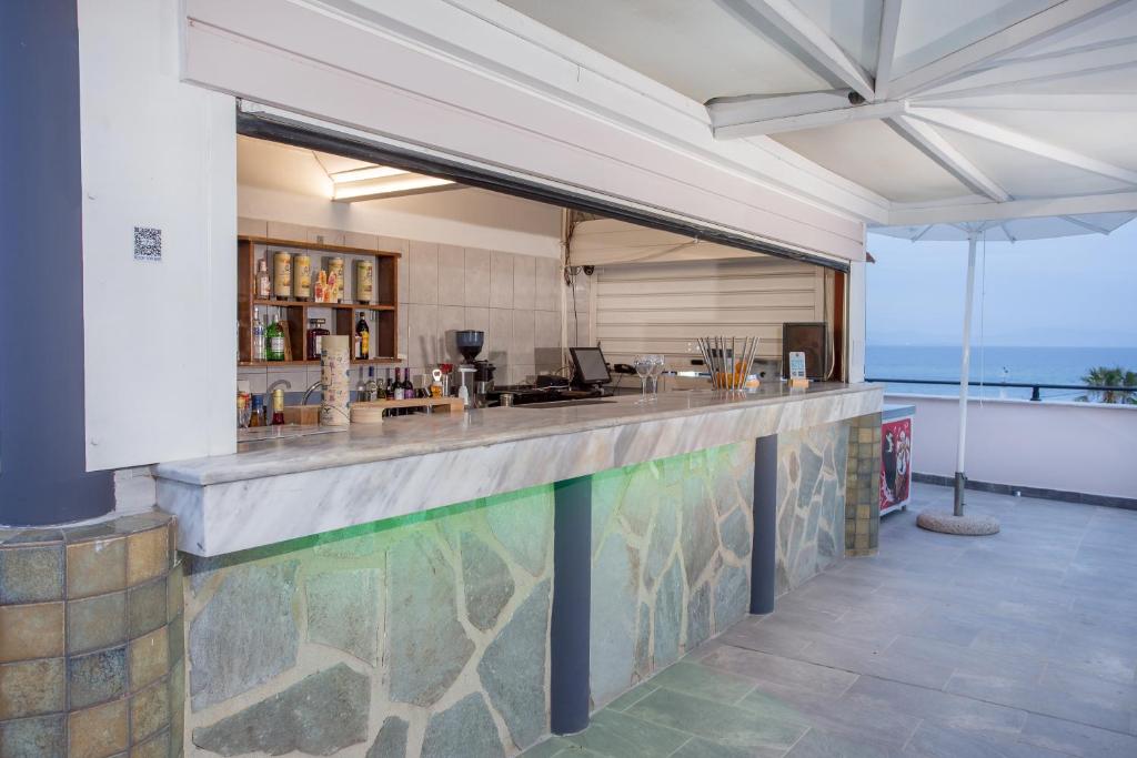 Lounge nebo bar v ubytování Kosta Palace