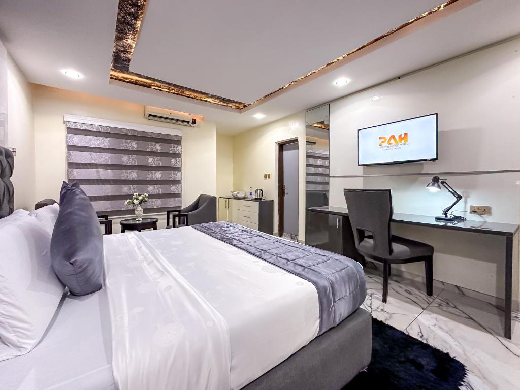 Katil atau katil-katil dalam bilik di Parkview Astoria Hotel