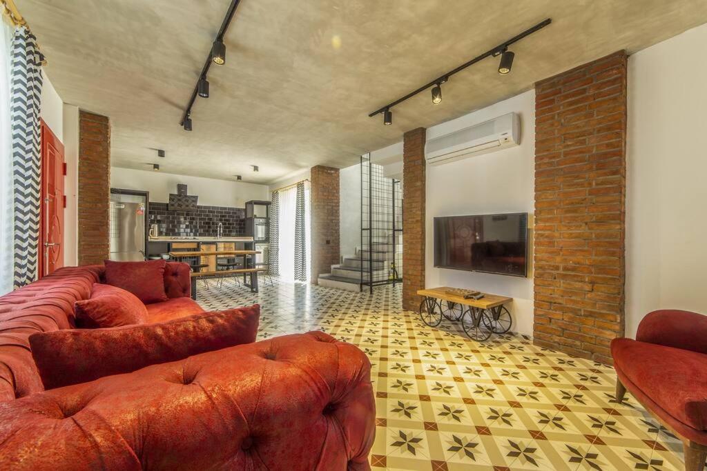 Area soggiorno di Premium Villa in Belek, 3 Rooms, 6 Guests, Jacuzzi - Loft