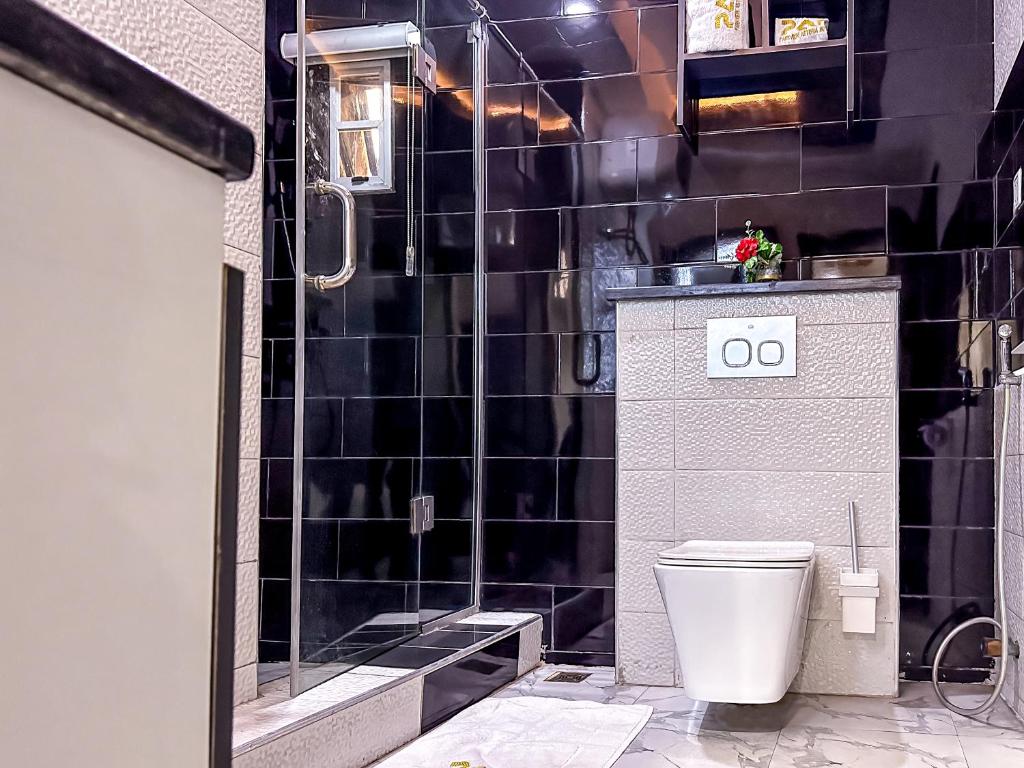 Bilik mandi di Parkview Astoria Hotel