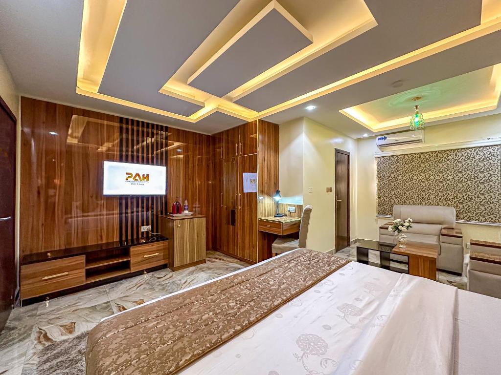 Katil atau katil-katil dalam bilik di Parkview Astoria Hotel