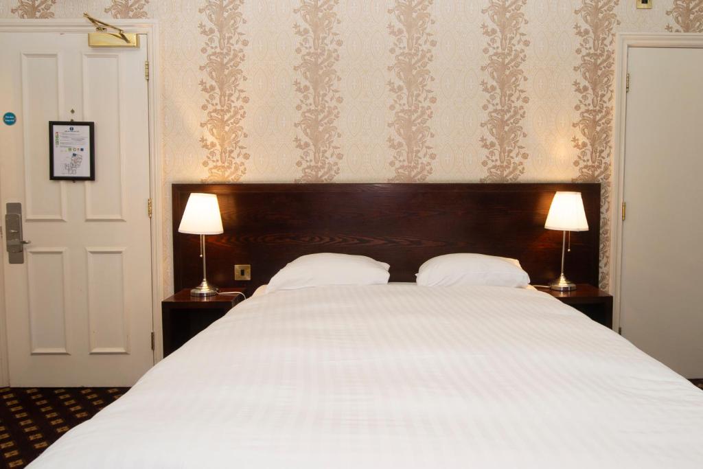 Gallery image of Cabot Court Hotel Wetherspoon in Weston-super-Mare