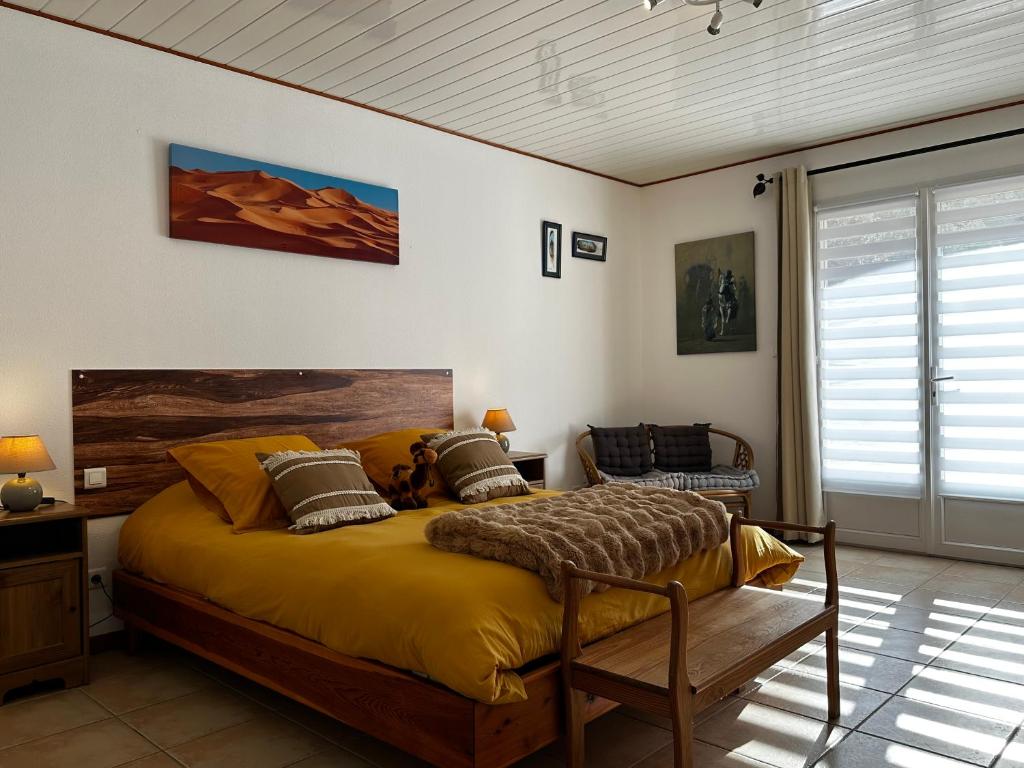 Tempat tidur dalam kamar di Oasis Des Corbières