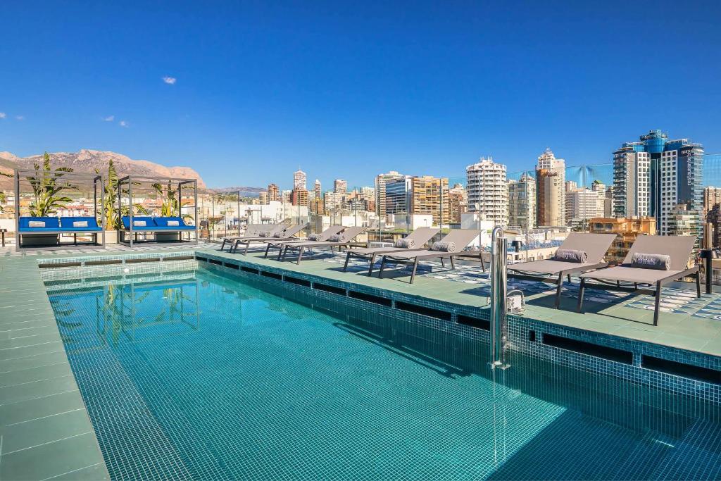 Bazén v ubytování Barceló Benidorm Beach - Adults Recommended nebo v jeho okolí
