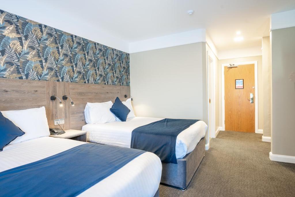 
Superior Family Room
