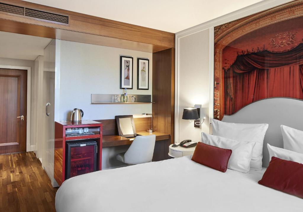 TITANIC Gendarmenmarkt Berlin - Resim 11