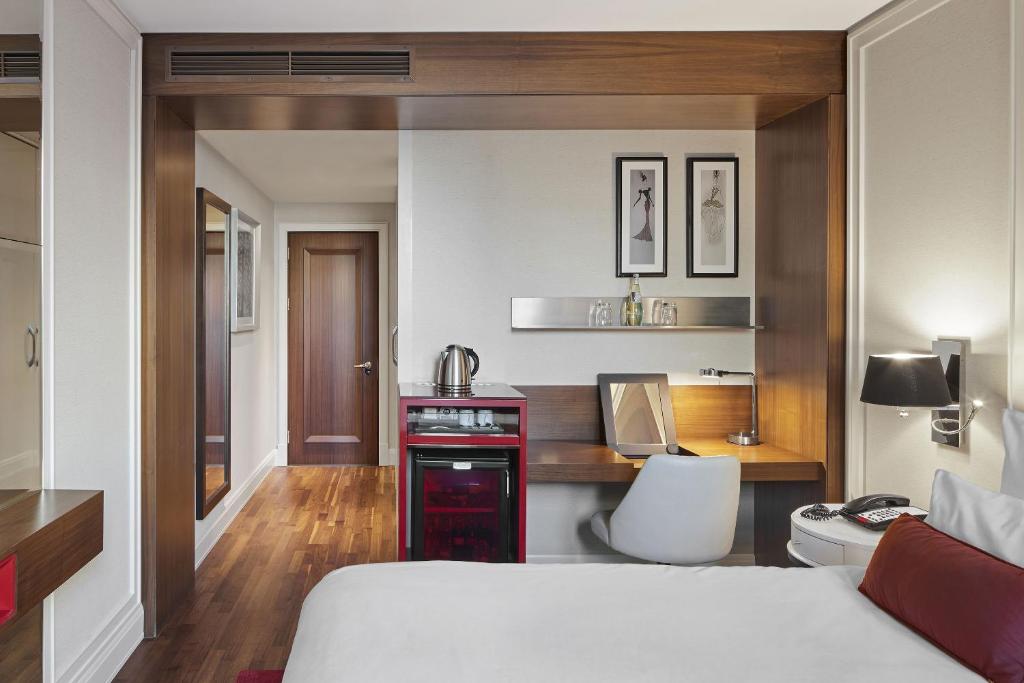 TITANIC Gendarmenmarkt Berlin - Resim 21